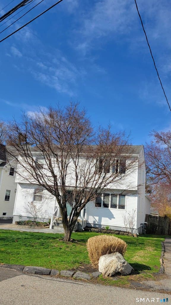 27 Hyatt Ave