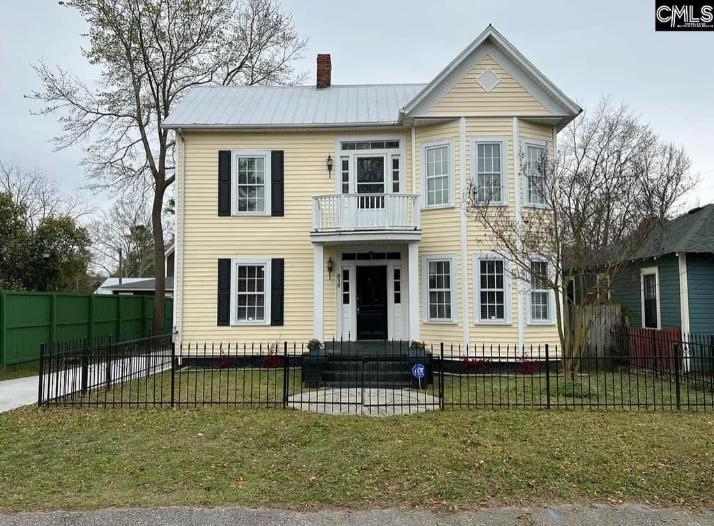 515 Center St