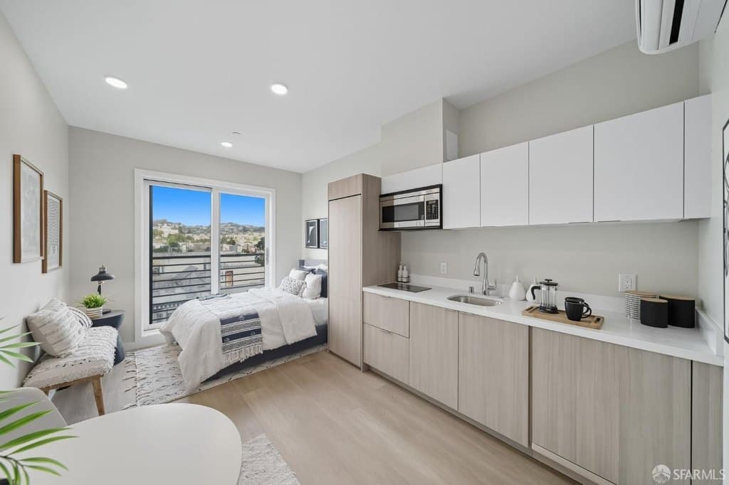 811 Valencia St Unit 404