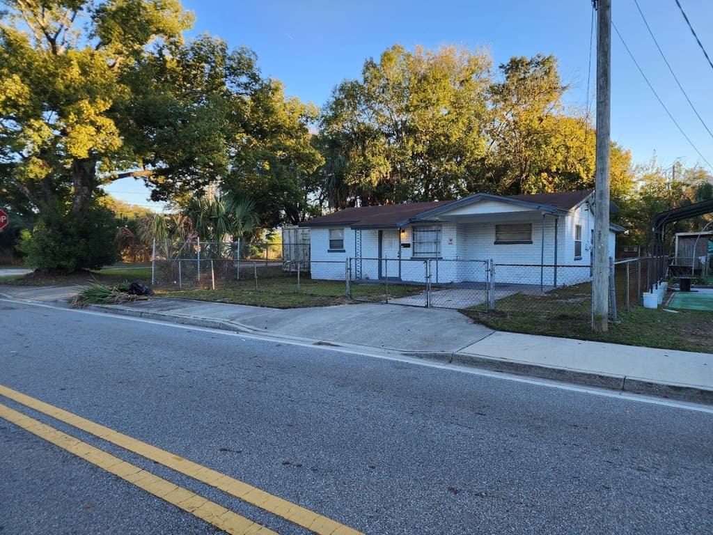 2208 W 13th St Rm Rental