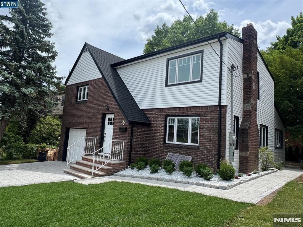 8 Dohrman Ave