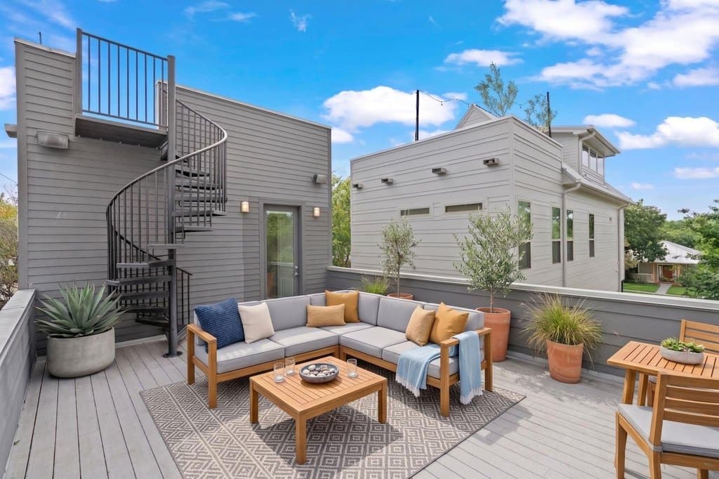 3010 E 18th 1/2 St Unit B