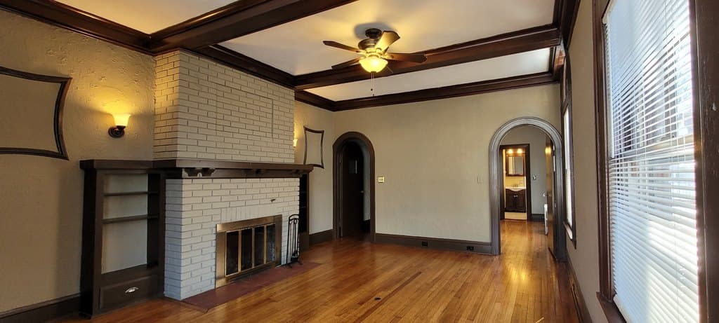531 W Water St Apt 1