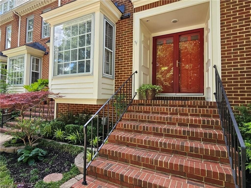 817 Botetourt Gdns