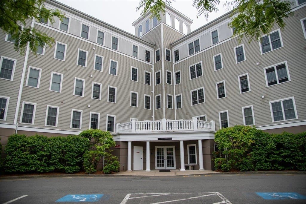8 Crowninshield St Unit 210
