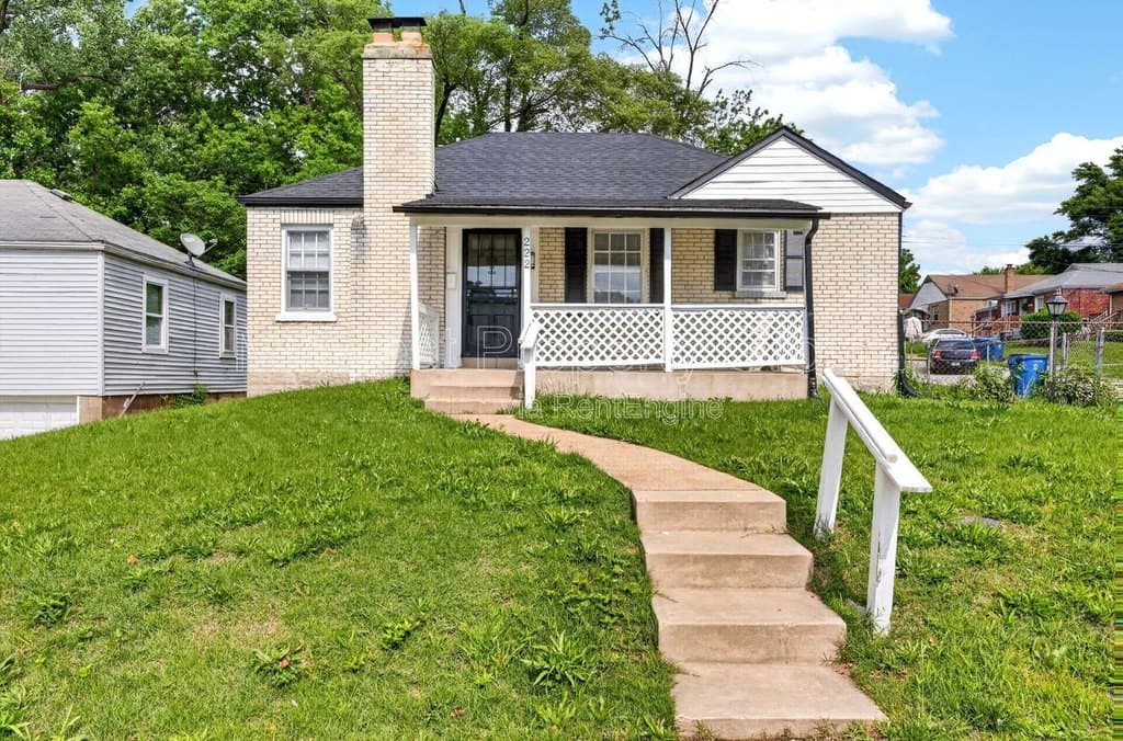222 Henquin Dr