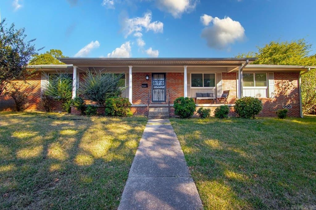 7001 Bluebird Dr