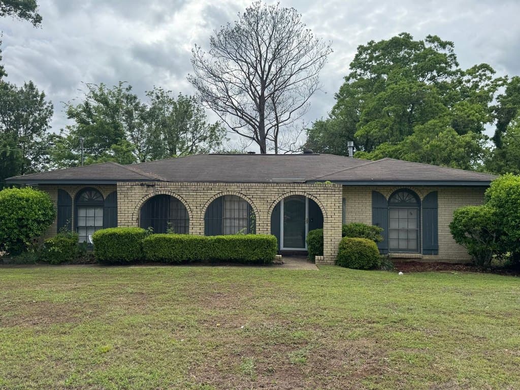 3324 Cross Creek Dr