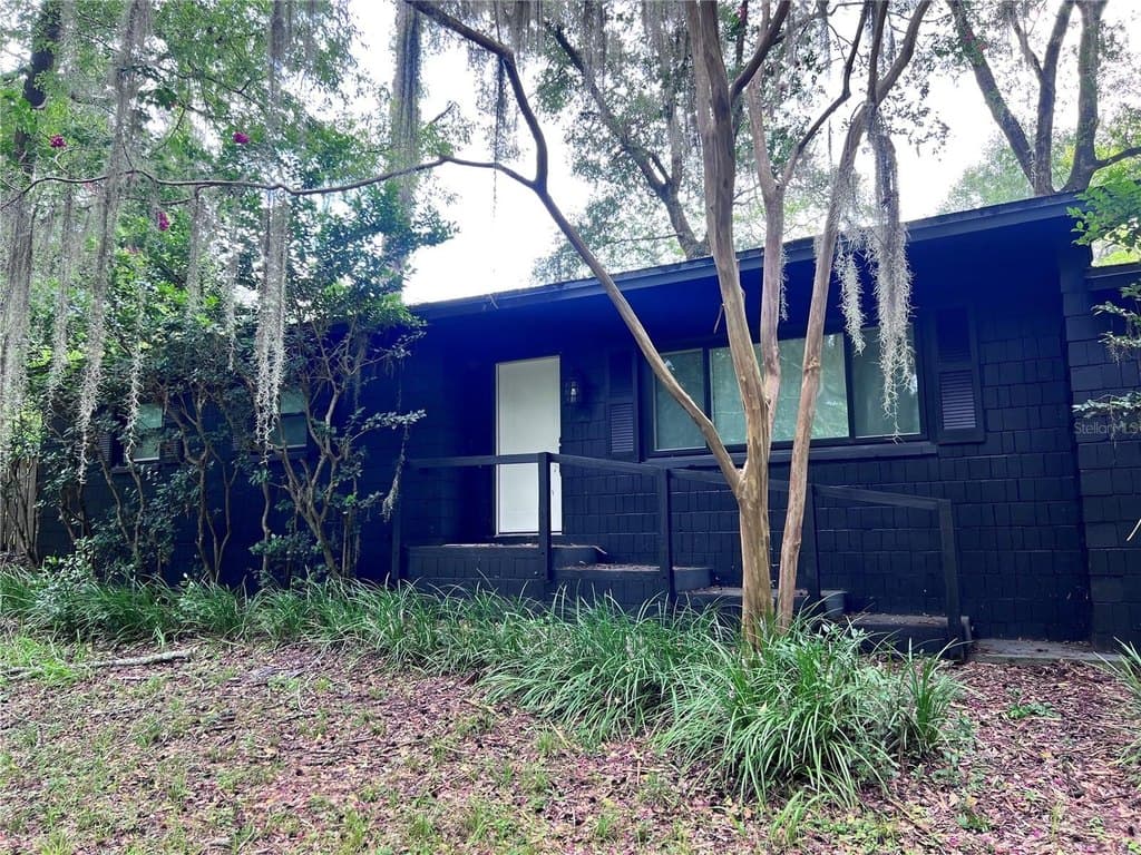 3330 NW 24th Ave