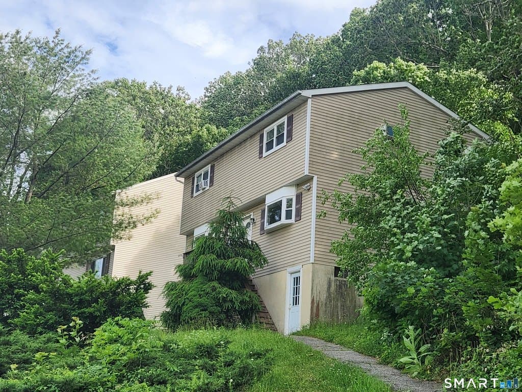 1 Knollwood Dr