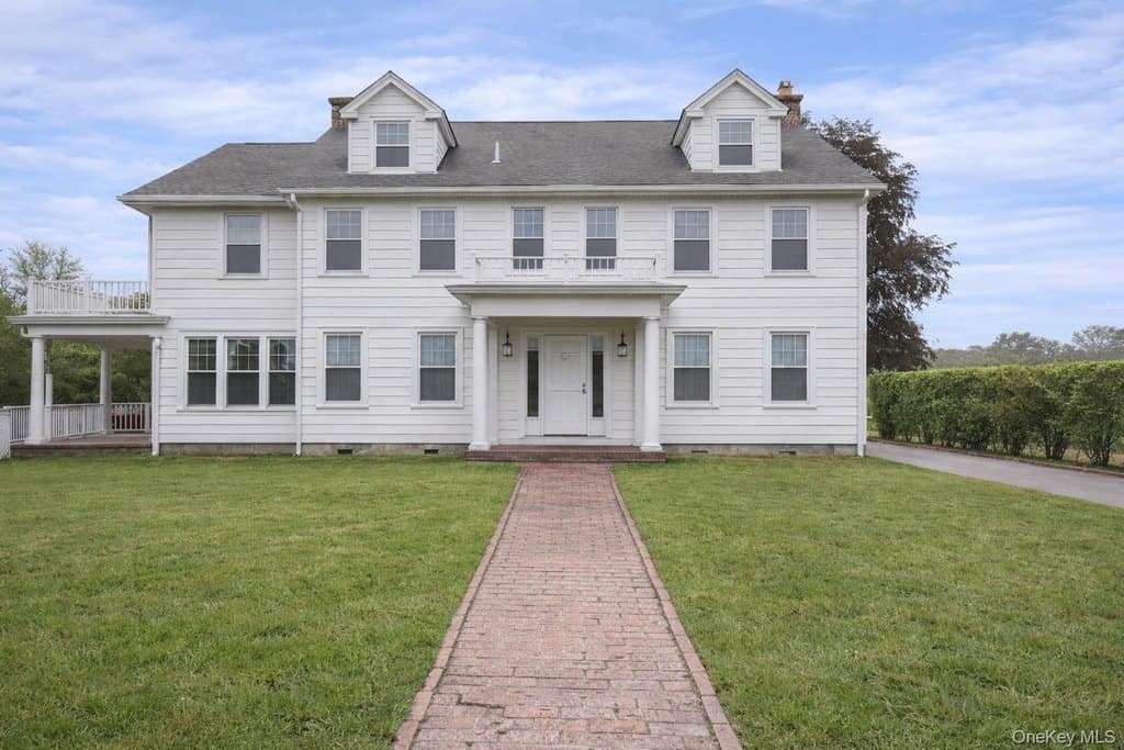 56 Nassau Blvd