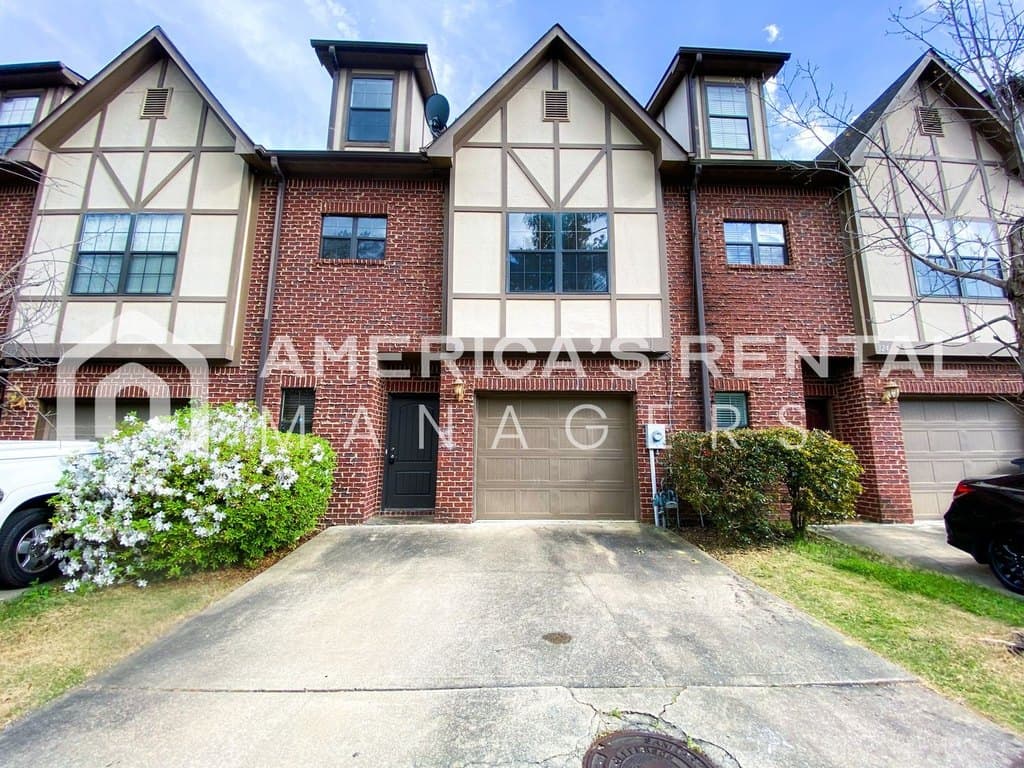 328 Amber Ln