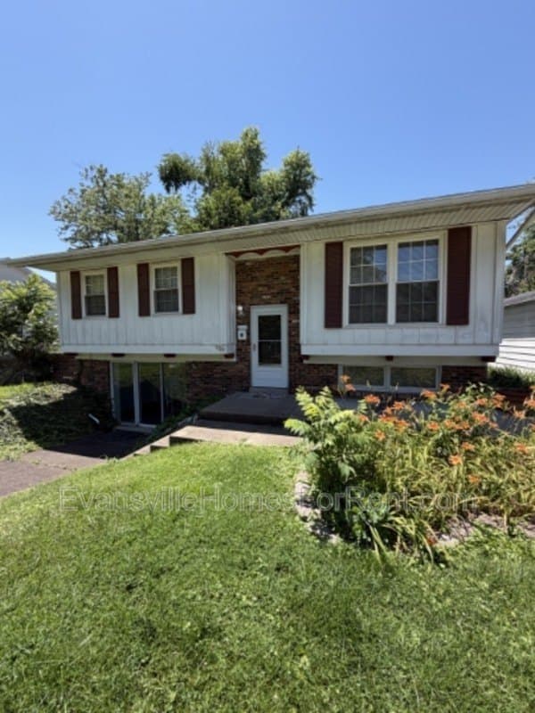 1309 Alvord Ln