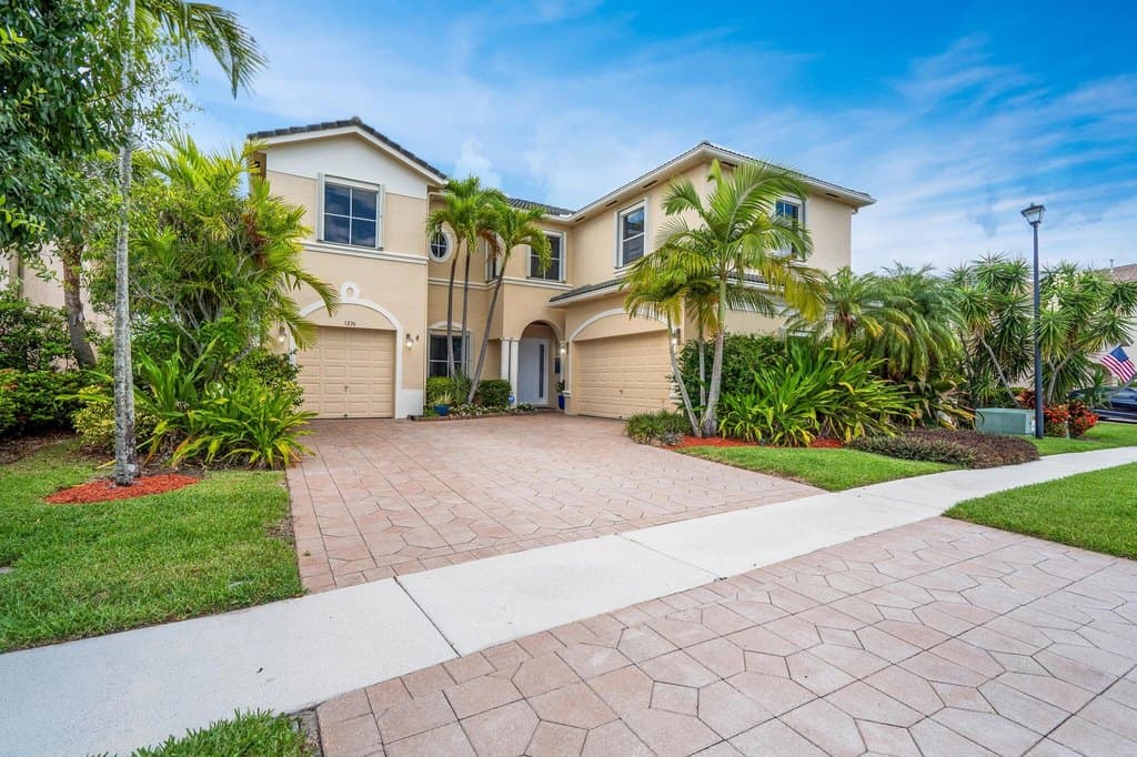 1236 Bay View Way
