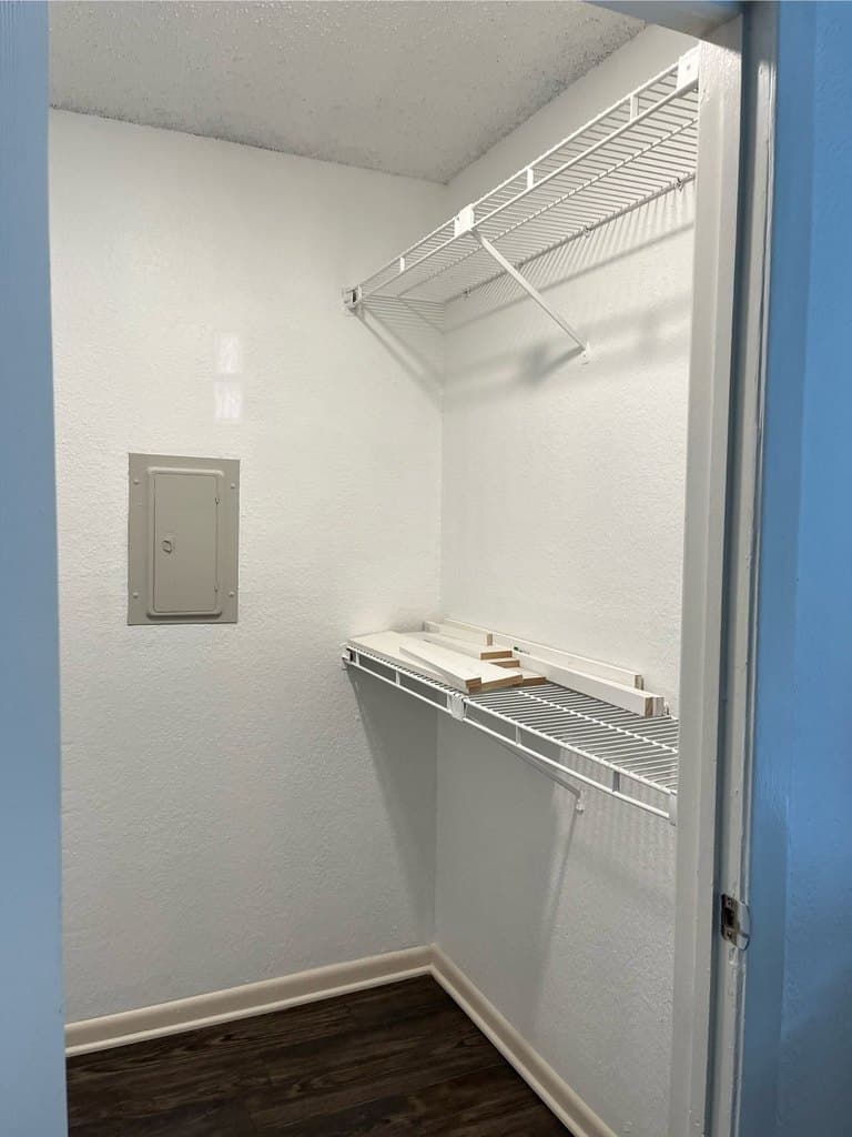 4502 Gaston Ave Apt 201