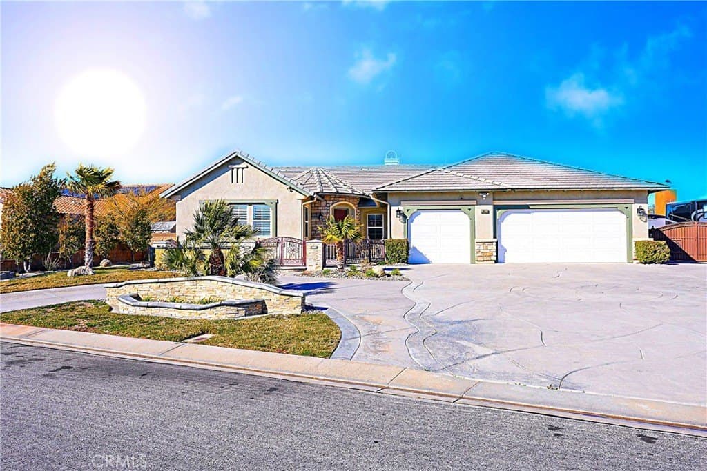 3037 W Avenue M4
