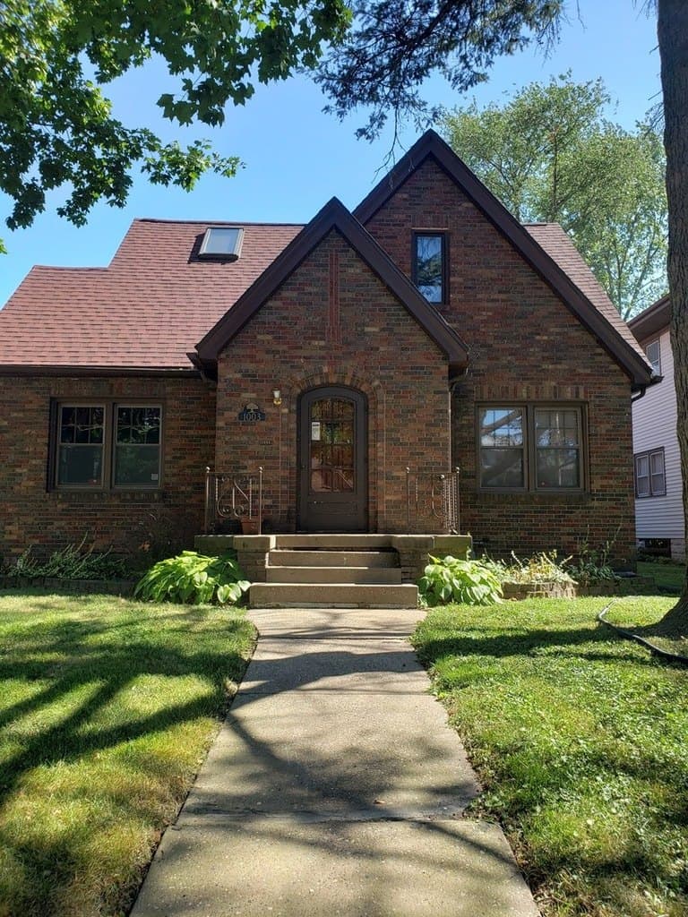 1003 W 17th St