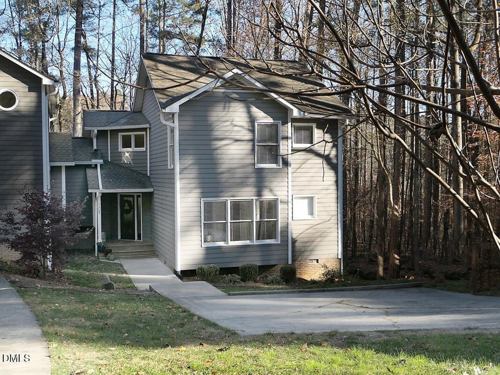 108 Channing Ln