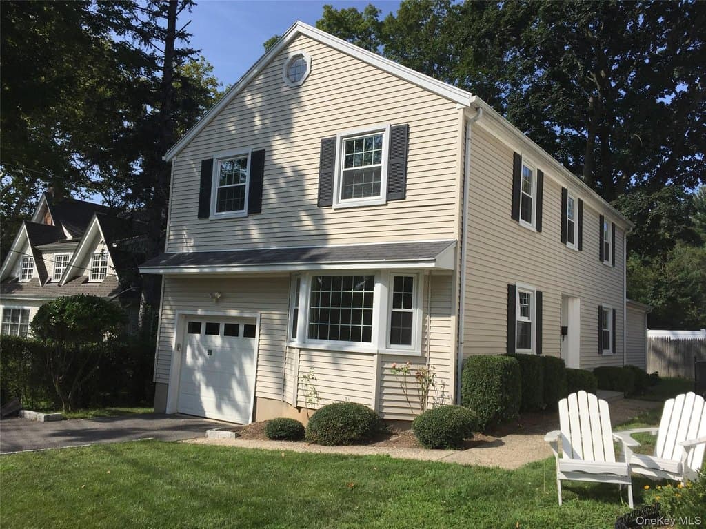 98 Glen Oaks Dr