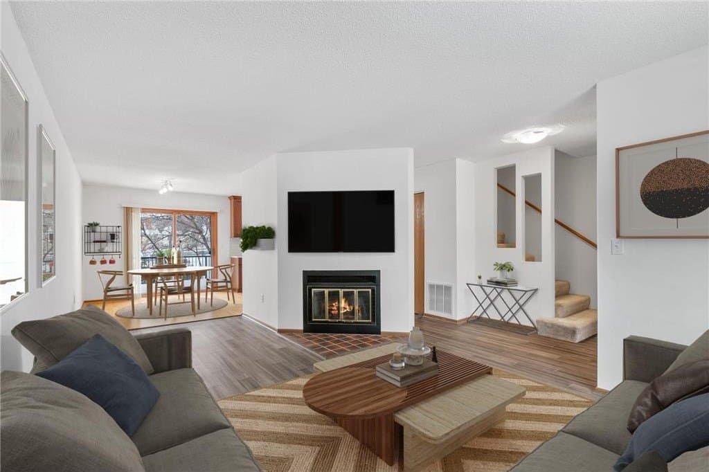 232 3rd Ave NE