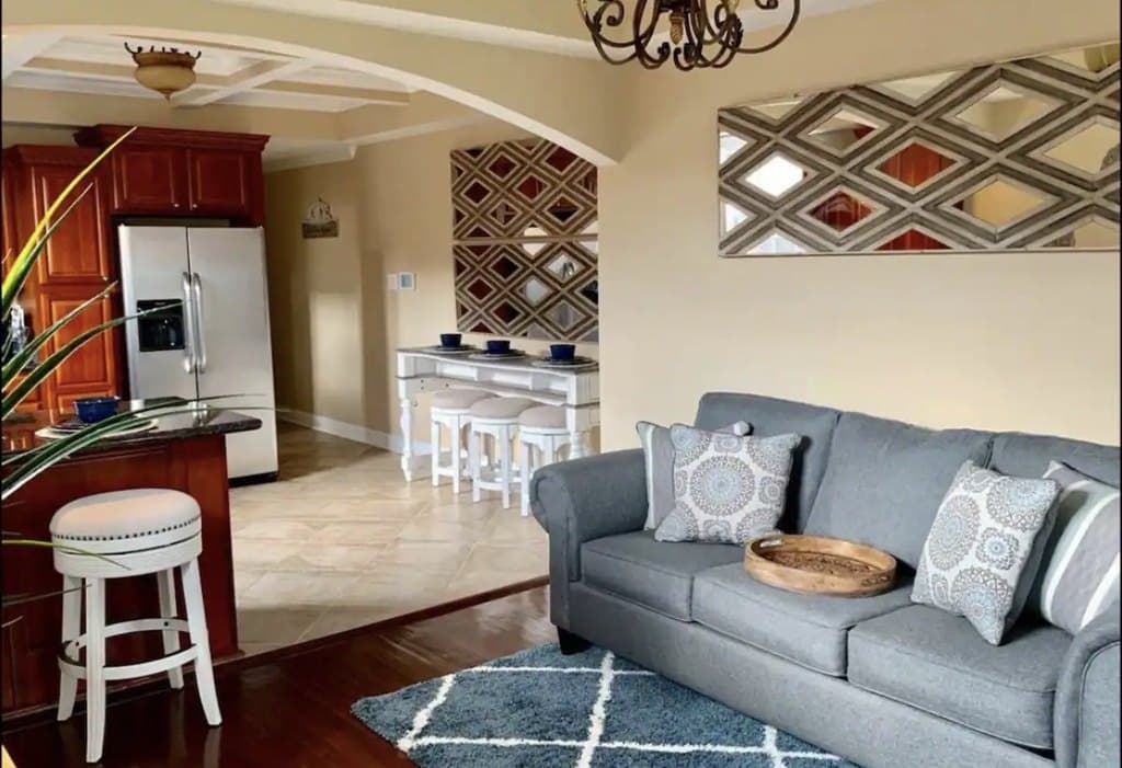6 Marlborough Gate Pl Apt A