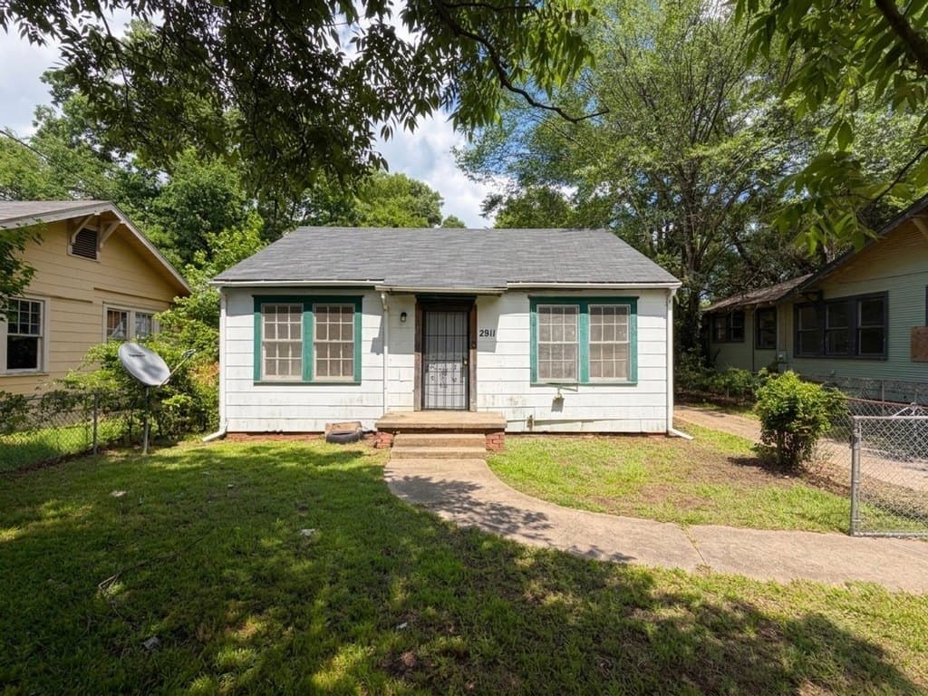 2811 Samford Ave