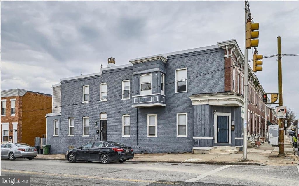 2643 E Madison St Apt B