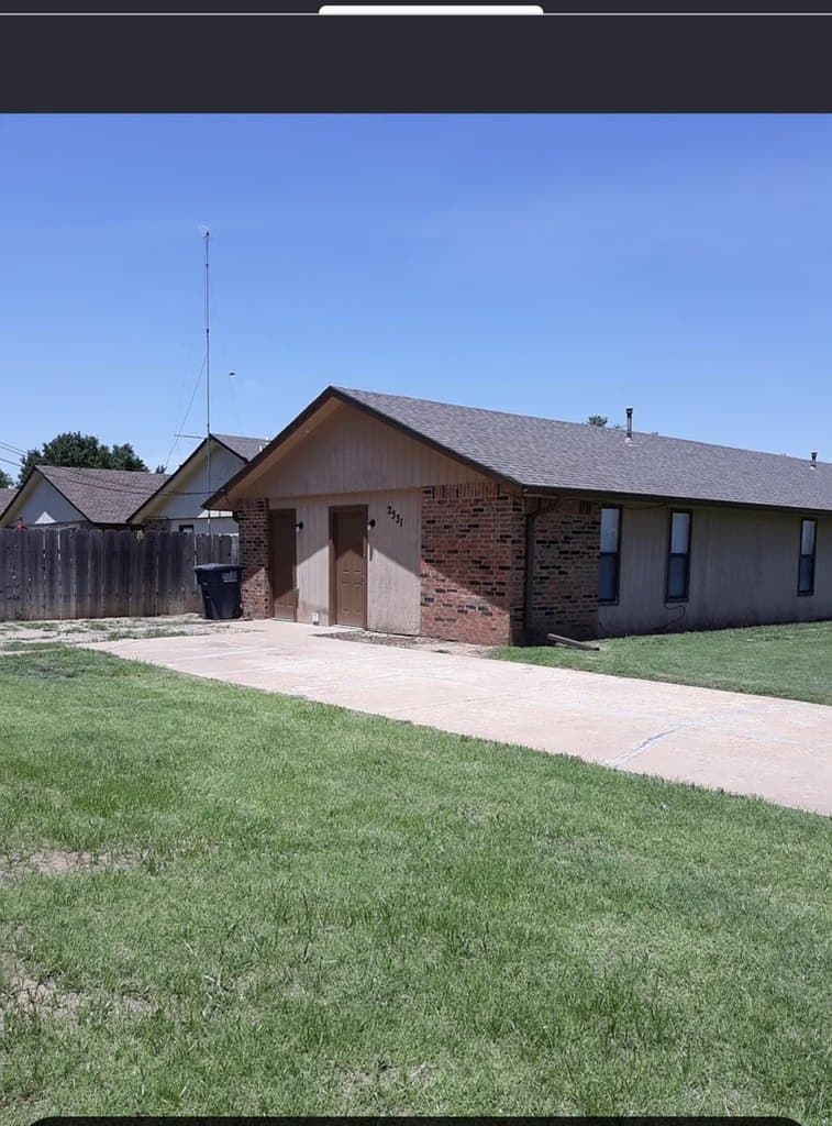 2531 E Cedar Ave