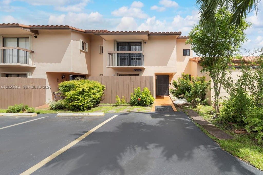 3804 SW 79th Ave Apt 76
