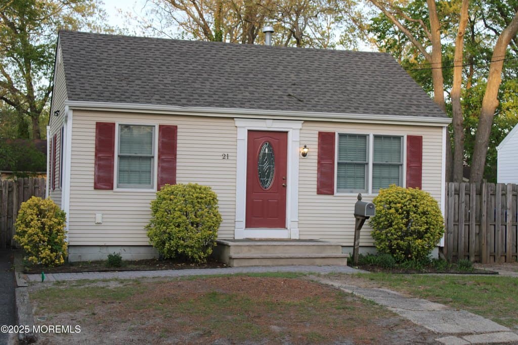 21 Coolidge Dr