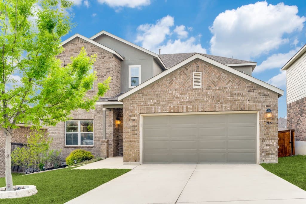 2427 Valencia Crst