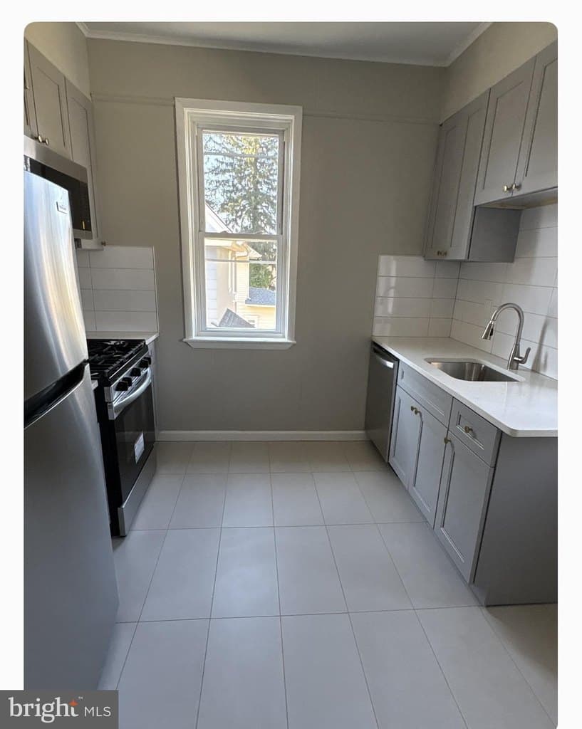 109 Union Ave Unit B