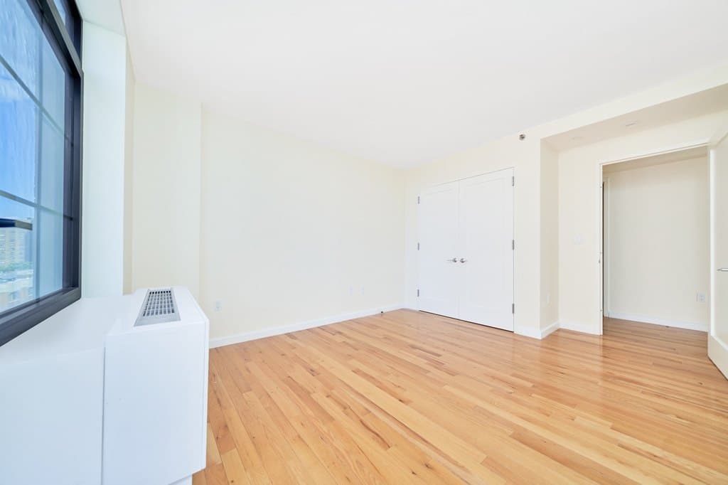 2211 Third Ave Unit 5A