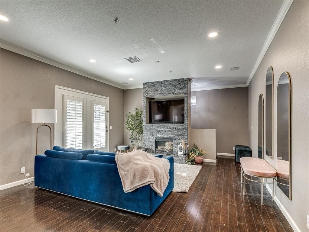 6162 N Brookline Ave Apt 22