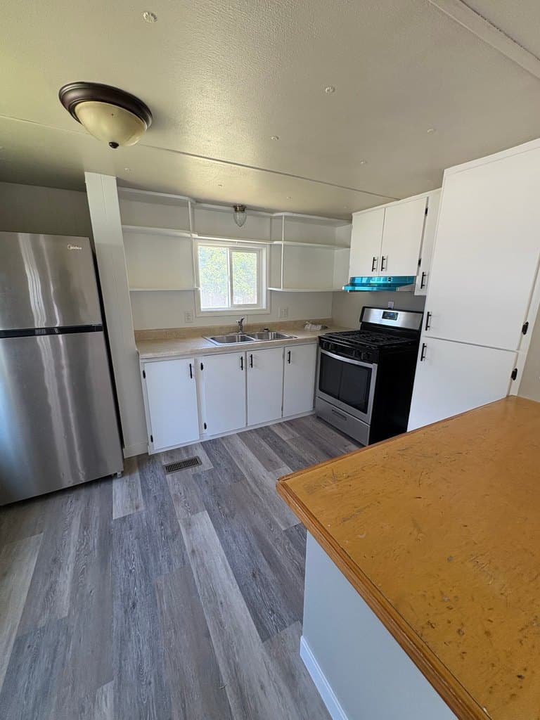 524 E Elgin St