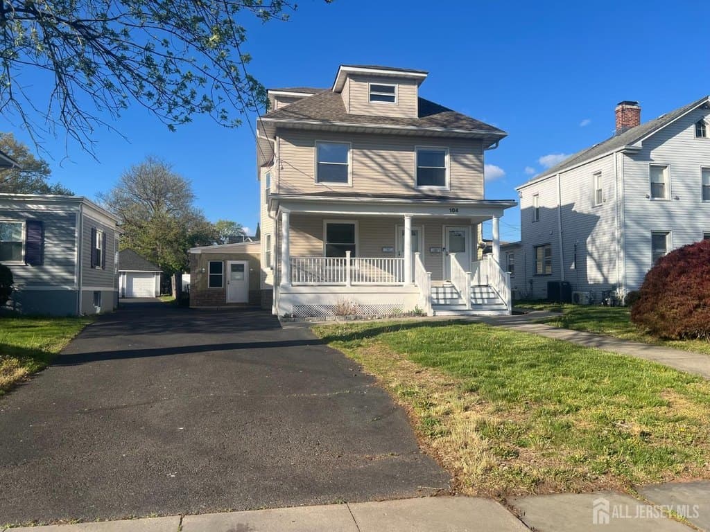 104 W High St Fl 2