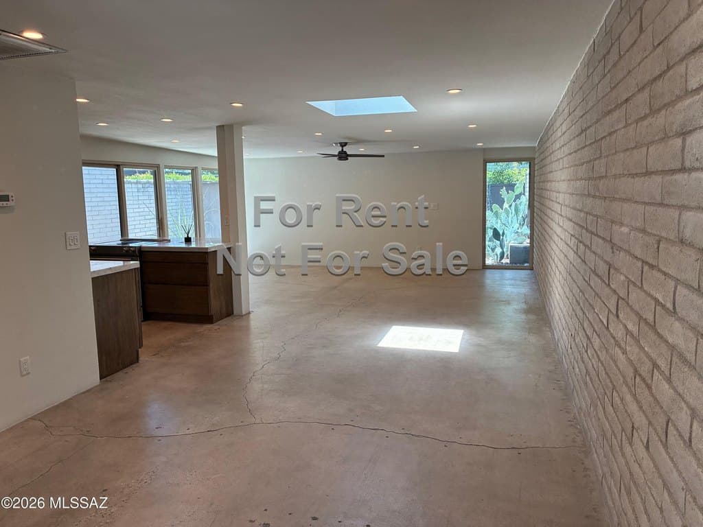 5701 E Glenn St Apt 126