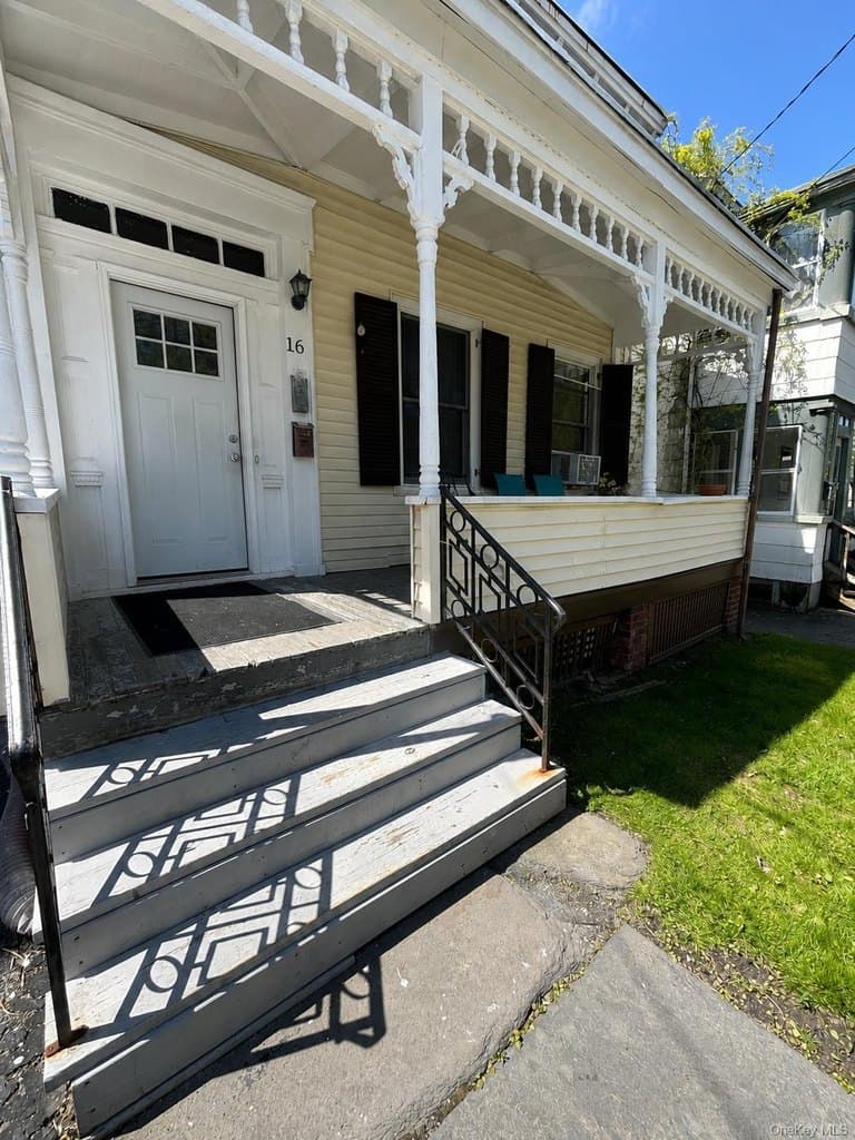 16 Mansion St
