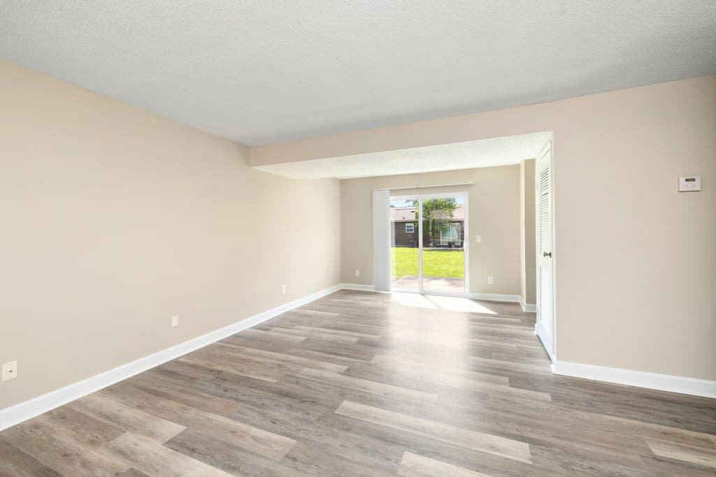 1121 Alice Dr Apt 8
