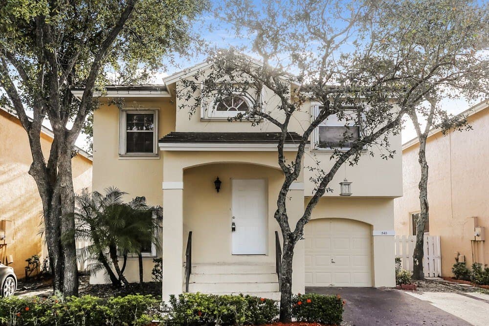 848 NW 98th Ave