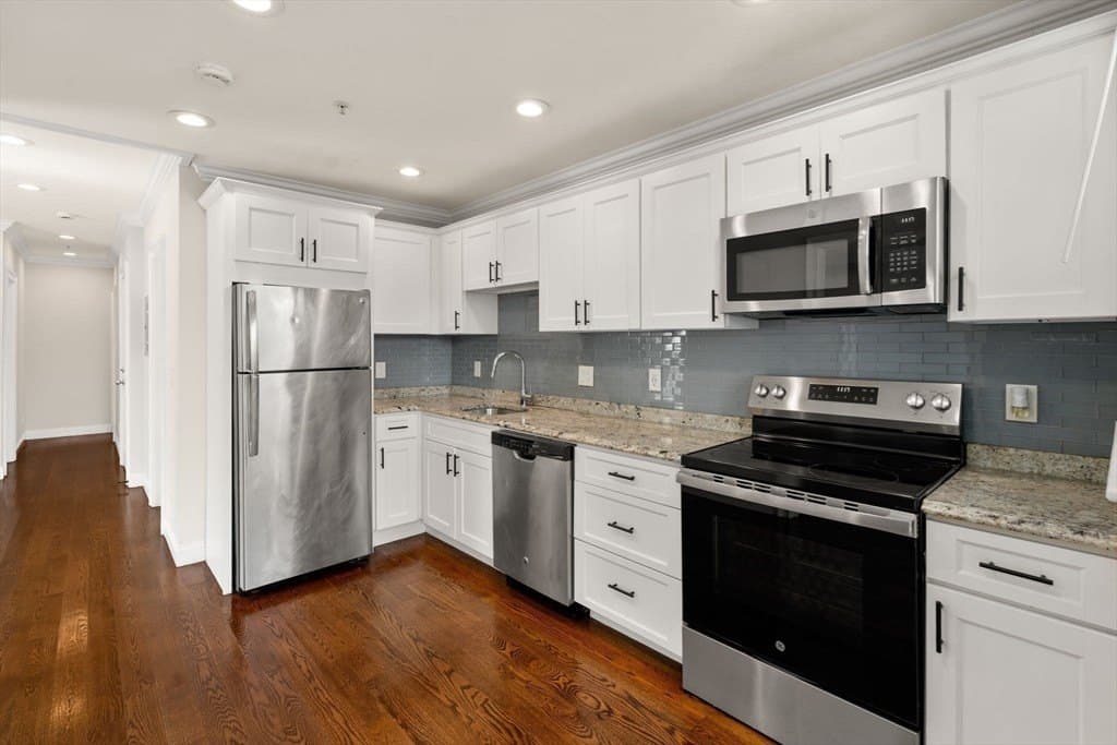 39 W Walnut St Unit 1