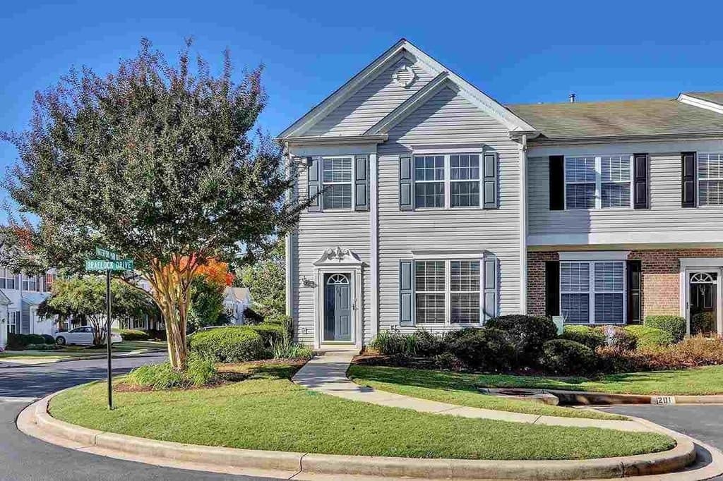 201 Braelock Dr