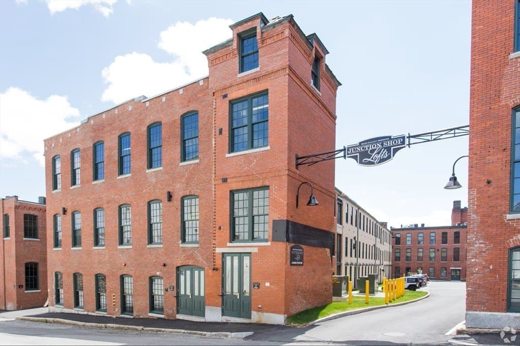 64 Beacon St Apt C312