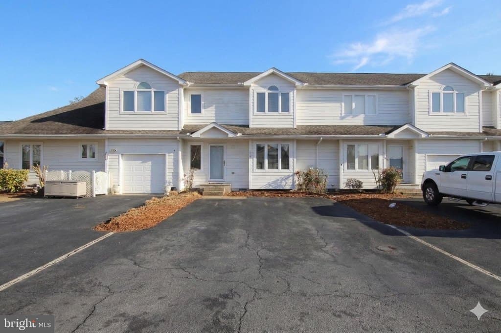 117 Lakeside Dr