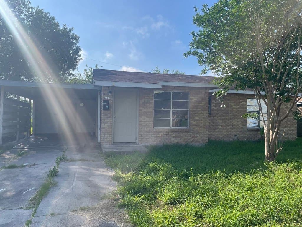 1110 Arnold Dr