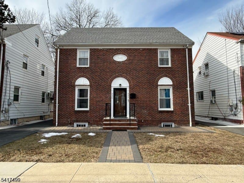 335 Hobson St