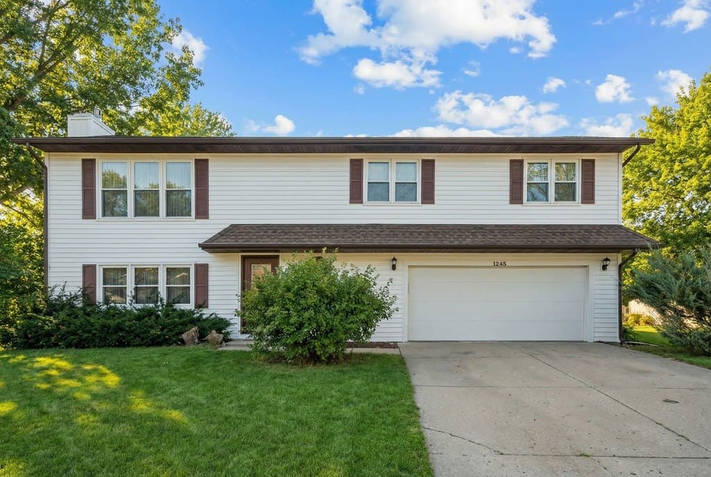 1245 Michelle Ct