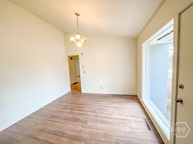 1112 W Lake Dr