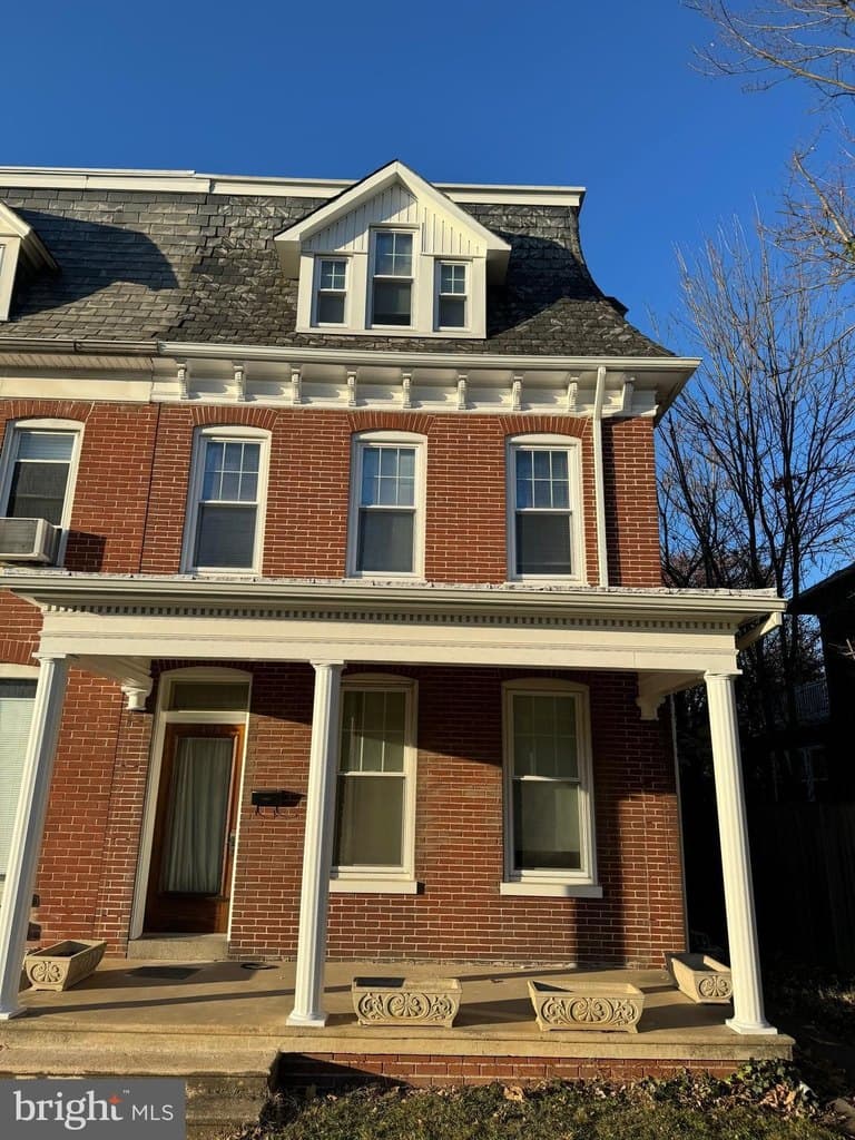 1403 2nd Ave