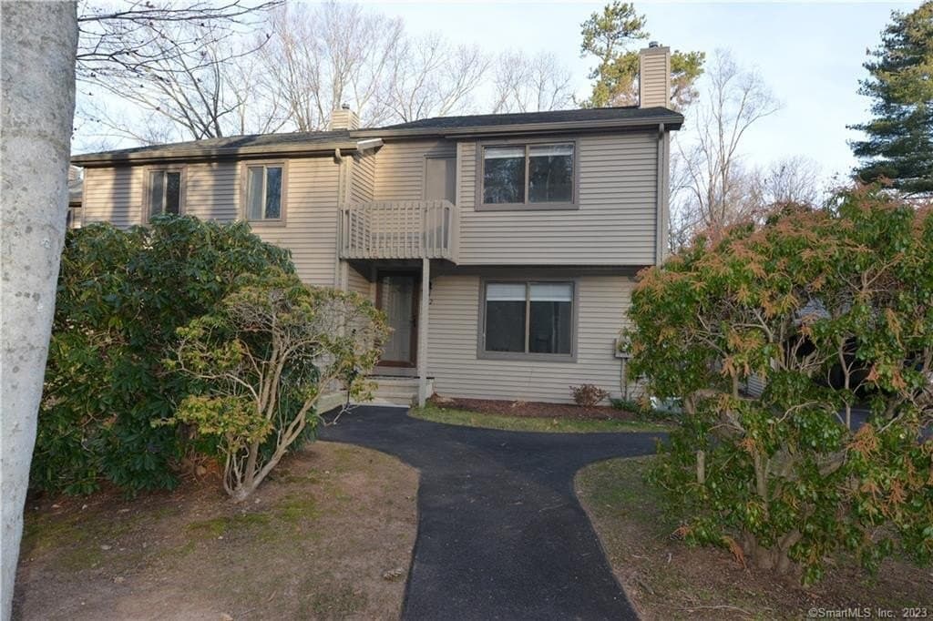 12 Hitching Post Ln Unit 12